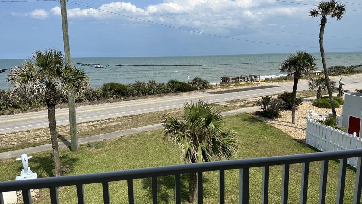 Ormond-by-the-Sea House | 3 bedroom Oceanview townhome with double car garage