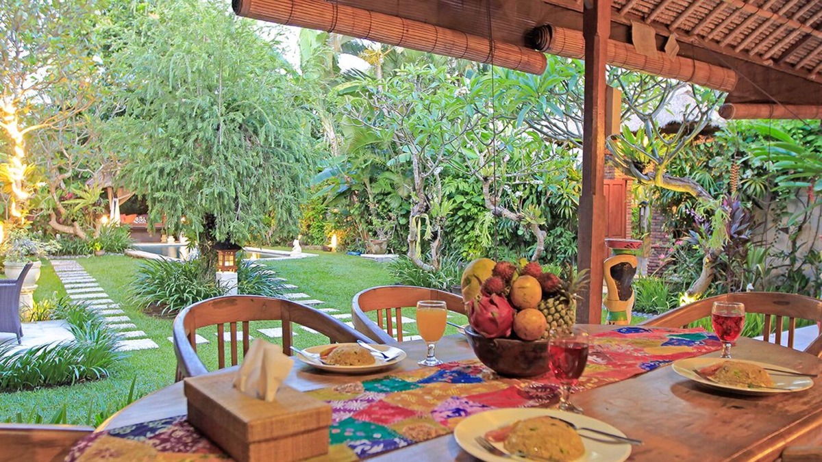 Dyanapura House | 3 Bedroom Open plan Home in Central Seminyak, Pool with children section
