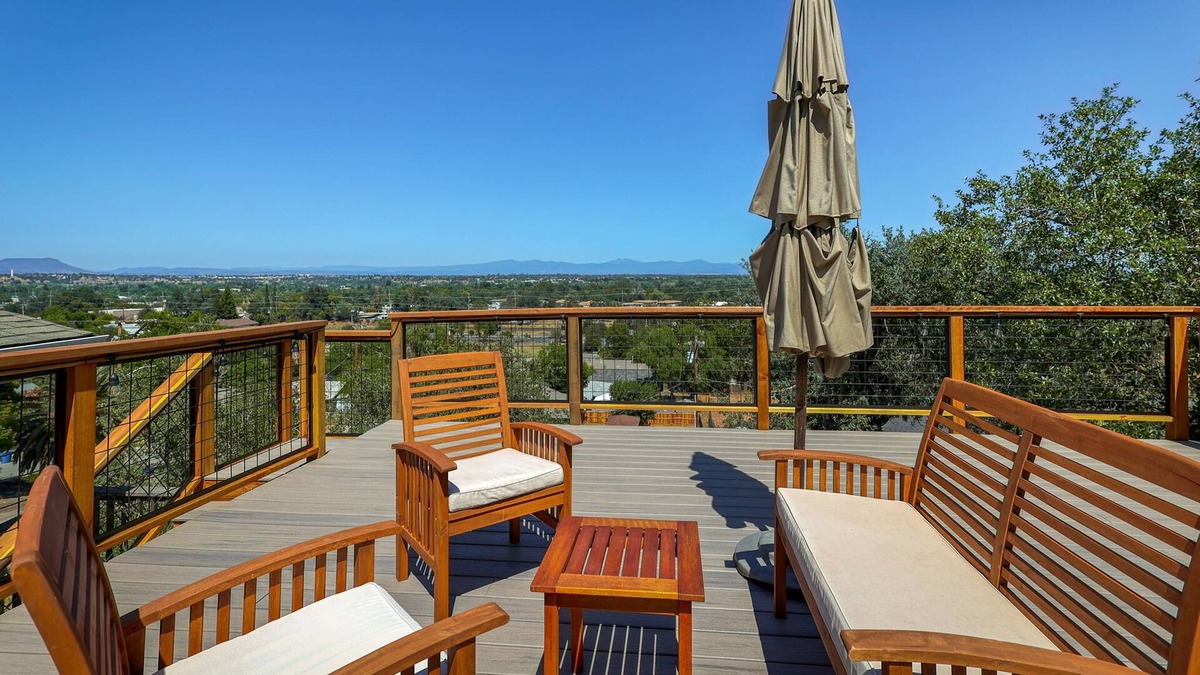 Redding House | 3-Bedroom Panoramic Paradise