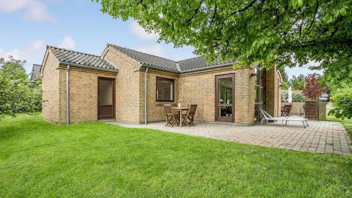 Lyngsbæk Strand House | 3 bedroom pet friendly home in Ebeltoft