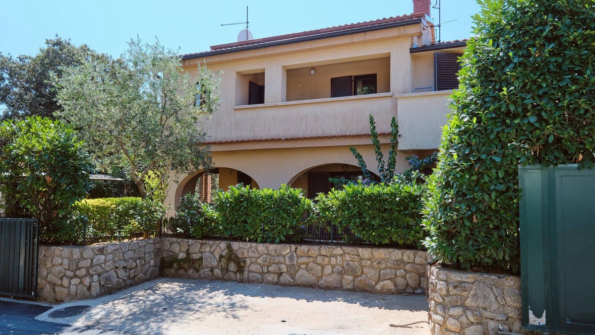 Artatore Apartment | 3 bedroom pet friendly apartment in Artatore