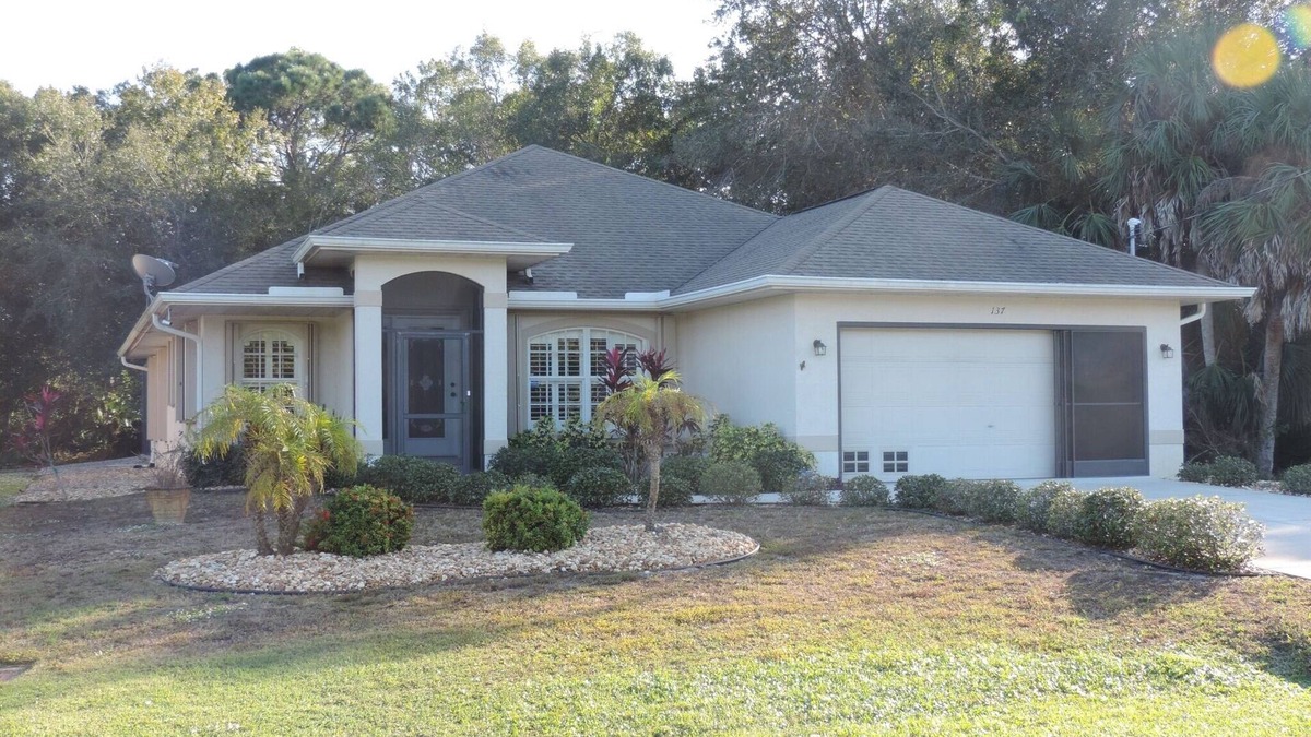 Rotonda Lakes House | 3 bedroom Pool Home in Quiet Neighborhood near Bike Trail