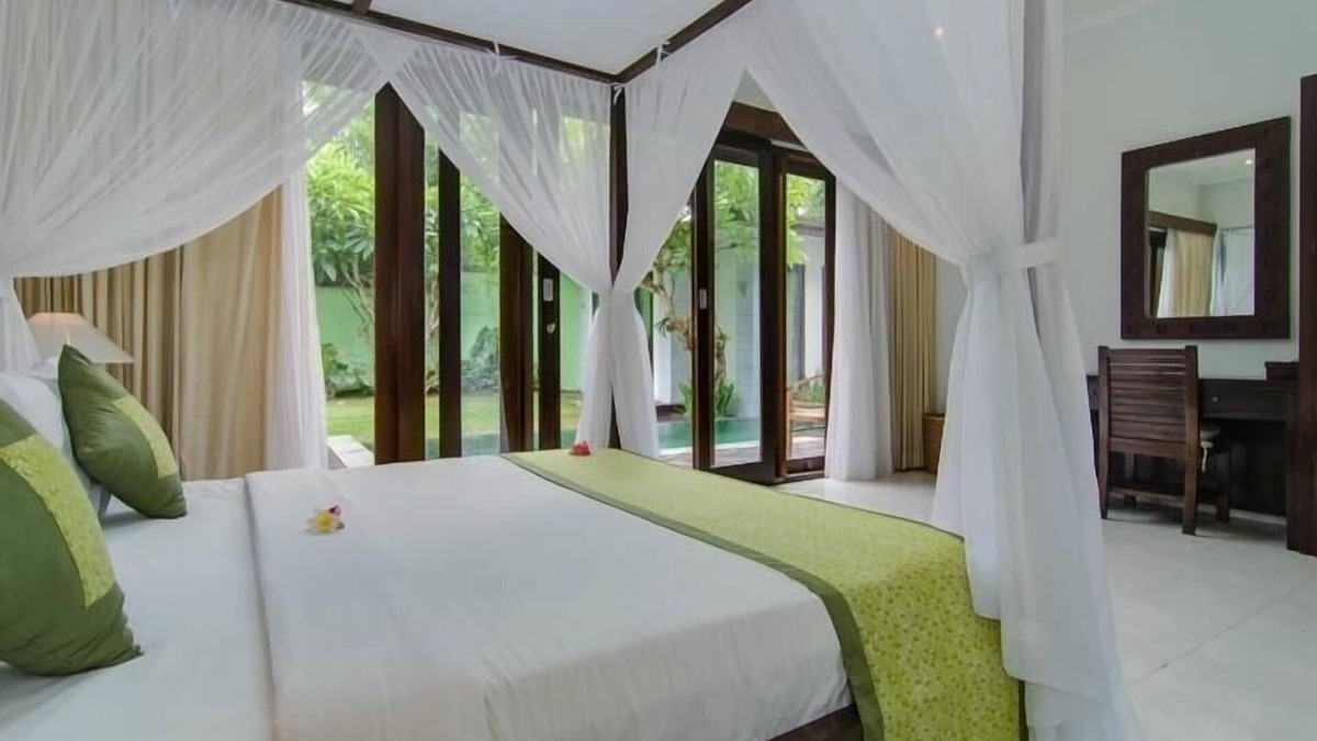 Dyanapura Villa | 3 Bedroom Private Pool Villa, Central Seminyak, Shops, Beach, Staff Service