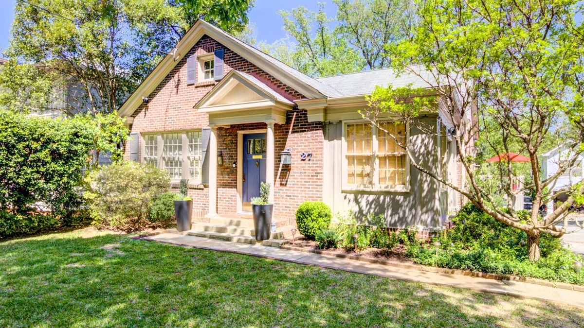 Buckhead House | 3 Bedroom Renovated Cottage