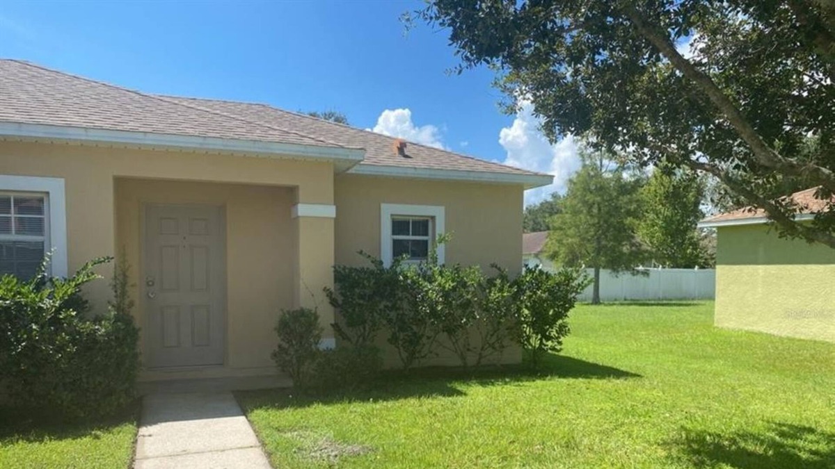 Poinciana Apartment | 3 Bedroom Single family 422095 by Houzlet