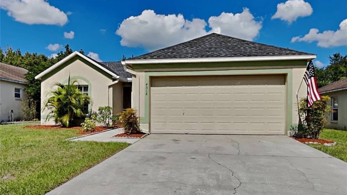 East County Civic Group Apartment | 3 Bedroom Single family 430705 by Houzlet