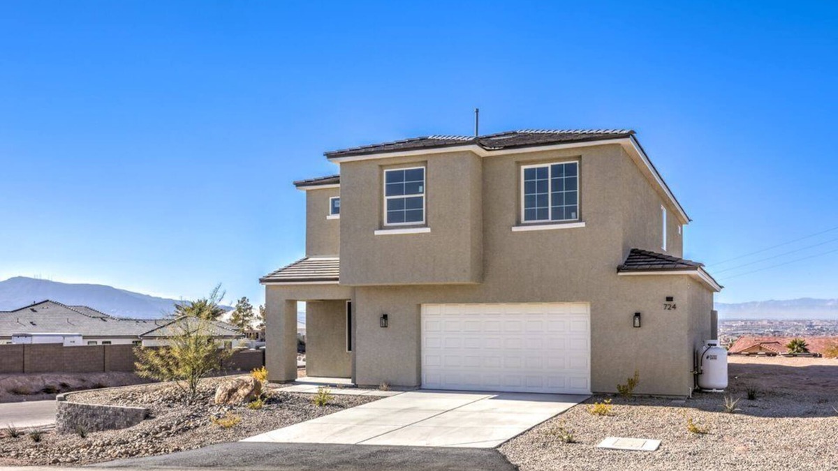 Foothills House | 3-bedroom - Sleeps 9 - Full Strip Views - Private Home
