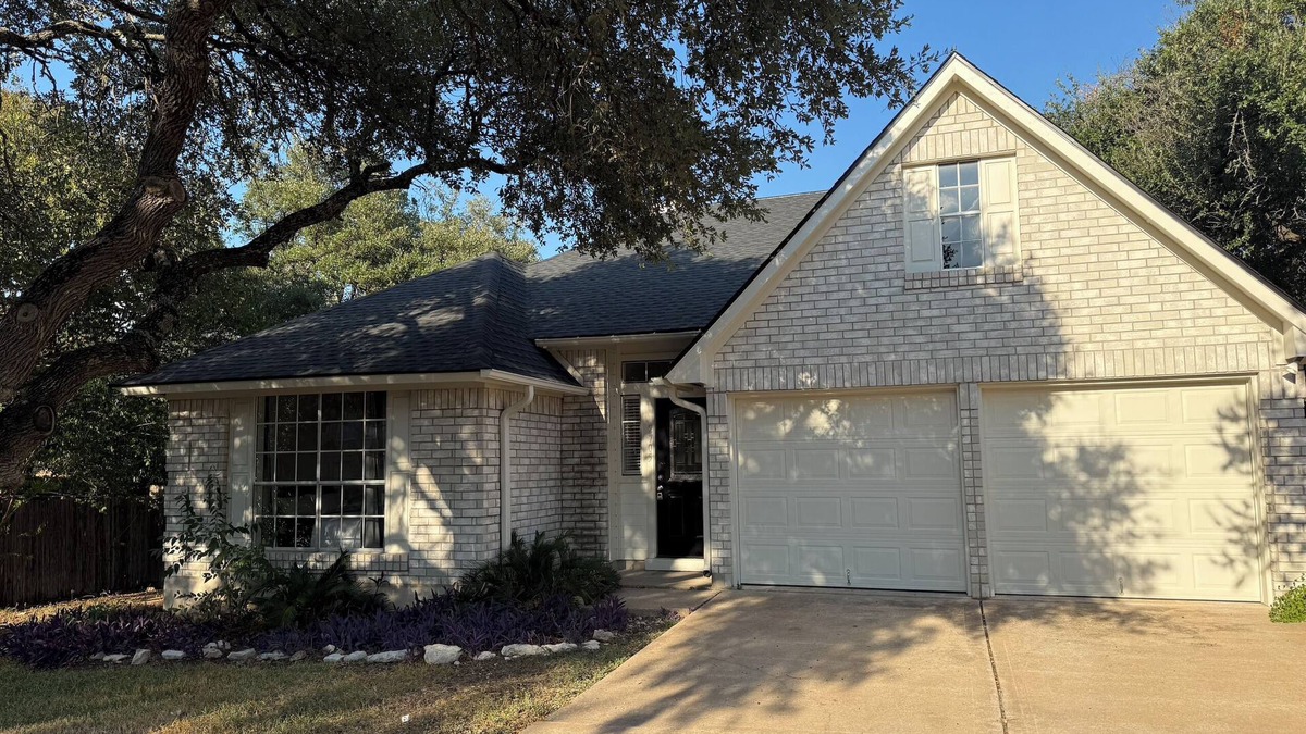 McNeil House | 3-bedroom spacious house in peaceful Cedar Park with sauna and patio