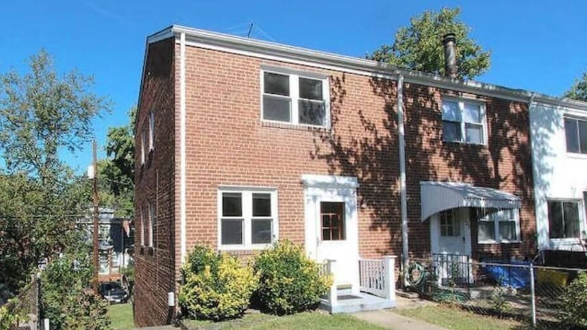 Potomac West House | 3 bedroom tounhouse near King Street metro