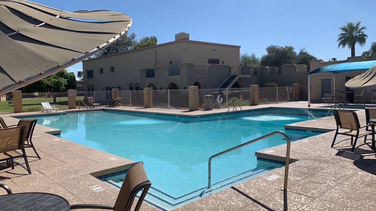 Casa Granada Townhouses House | 3 Bedroom Townhome 3 FULL Baths and Office Space Near Old Town Renovated