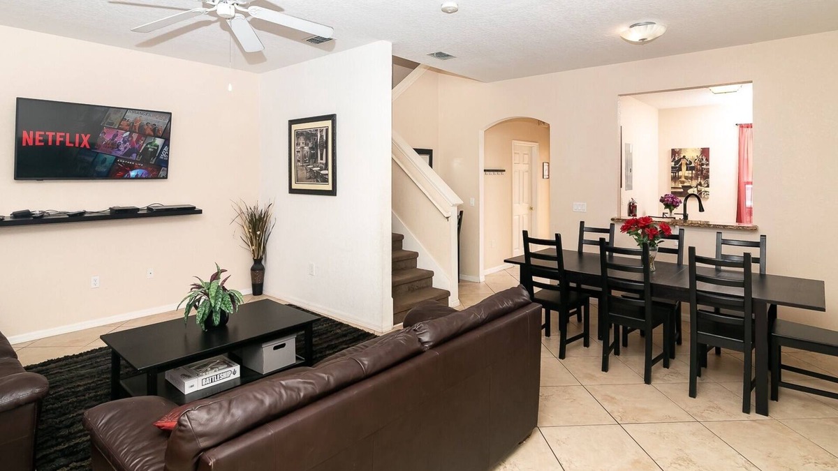 Regal Palms House | 3-bedroom townhome Close to Disney! Complimentary bottle of wine with booking!