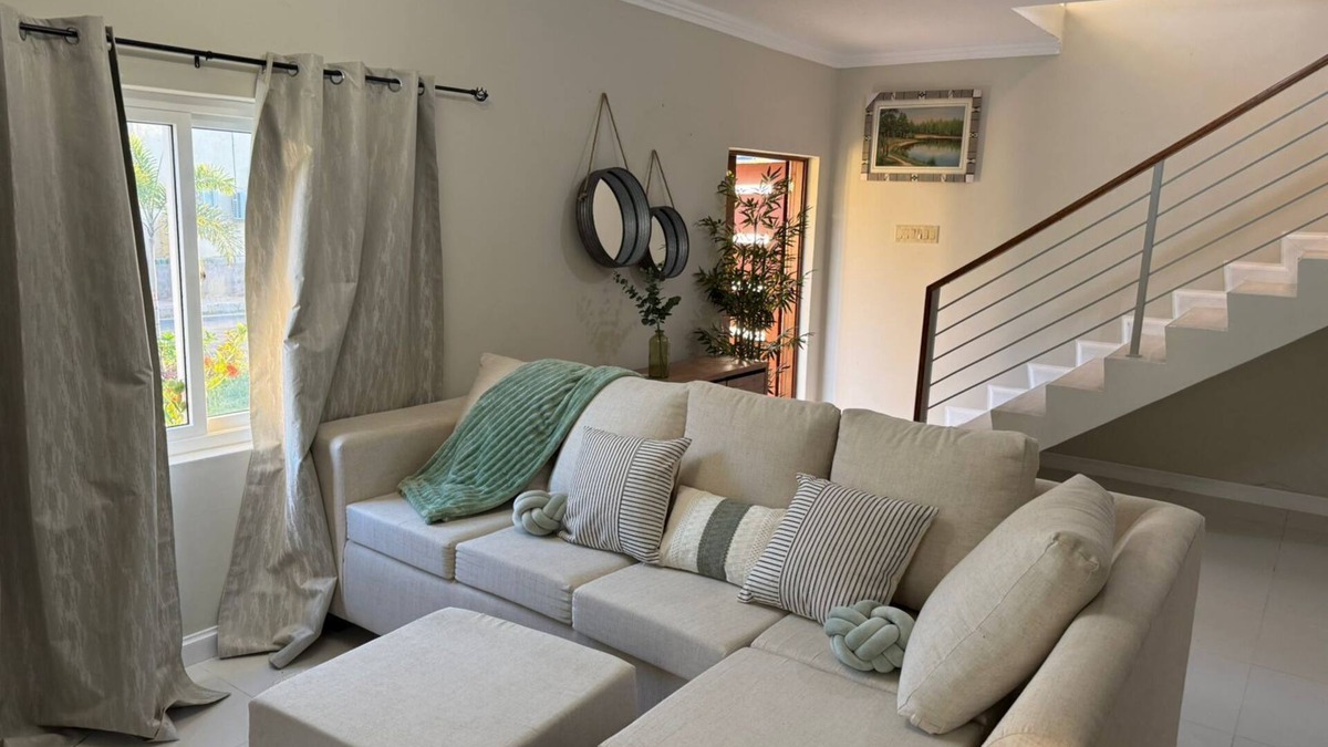 Ocho Rios House | 3-bedroom townhome in amazing Ocho Rios with Pool access, Private Gazebo,Balcony