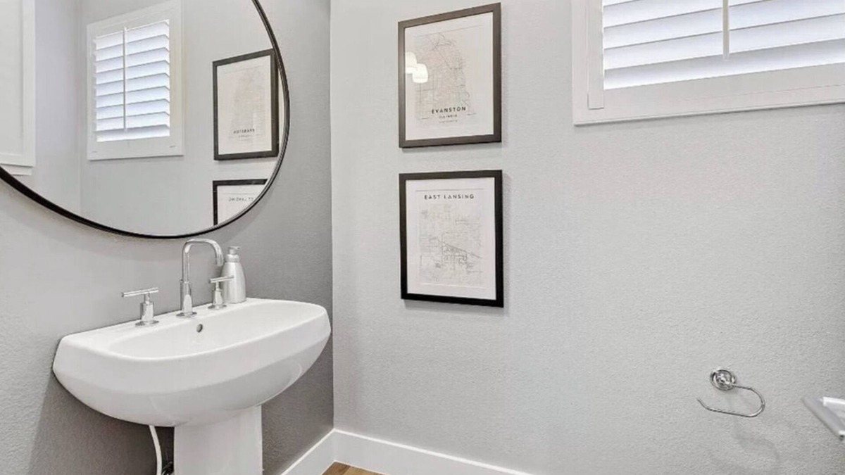 Uptown House | 3-bedroom townhome in wonderful Dallas with AC, WiFi