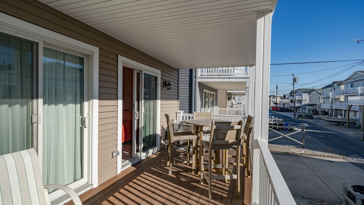 South End Condo | 3 bedroom, two full bath home is meticulously maintained!