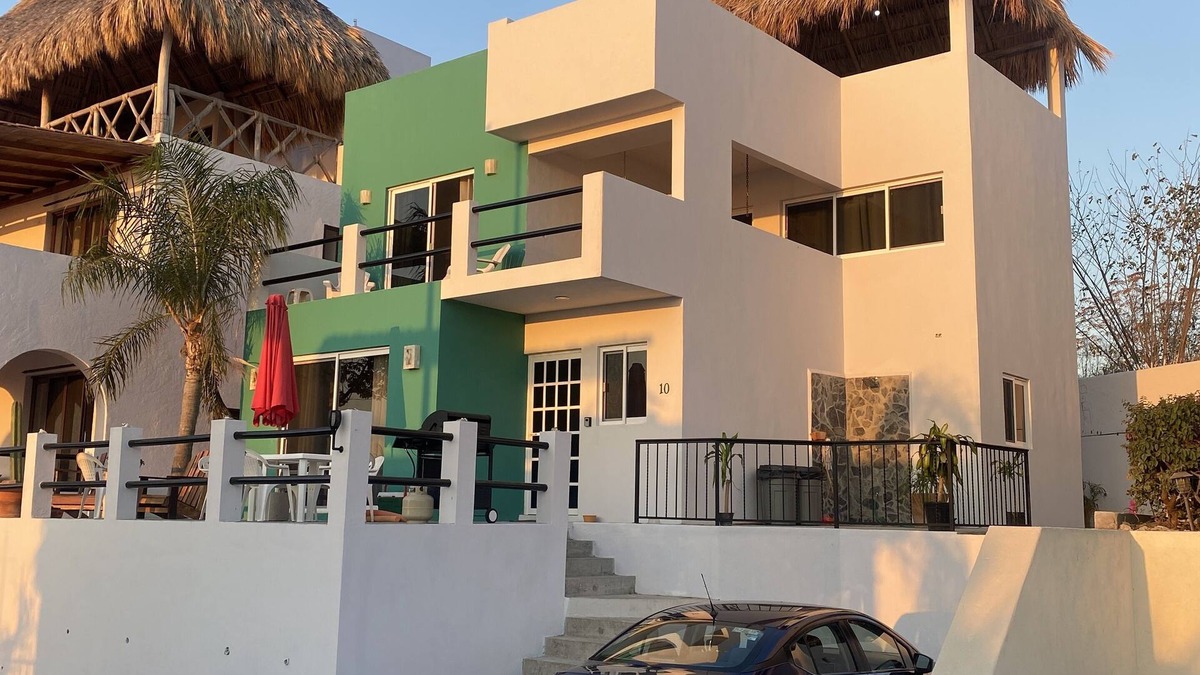 Puerto Angel Villa | 3 Bedroom Villa with Rooftop Plunge Pool, Starlink Wi-Fi