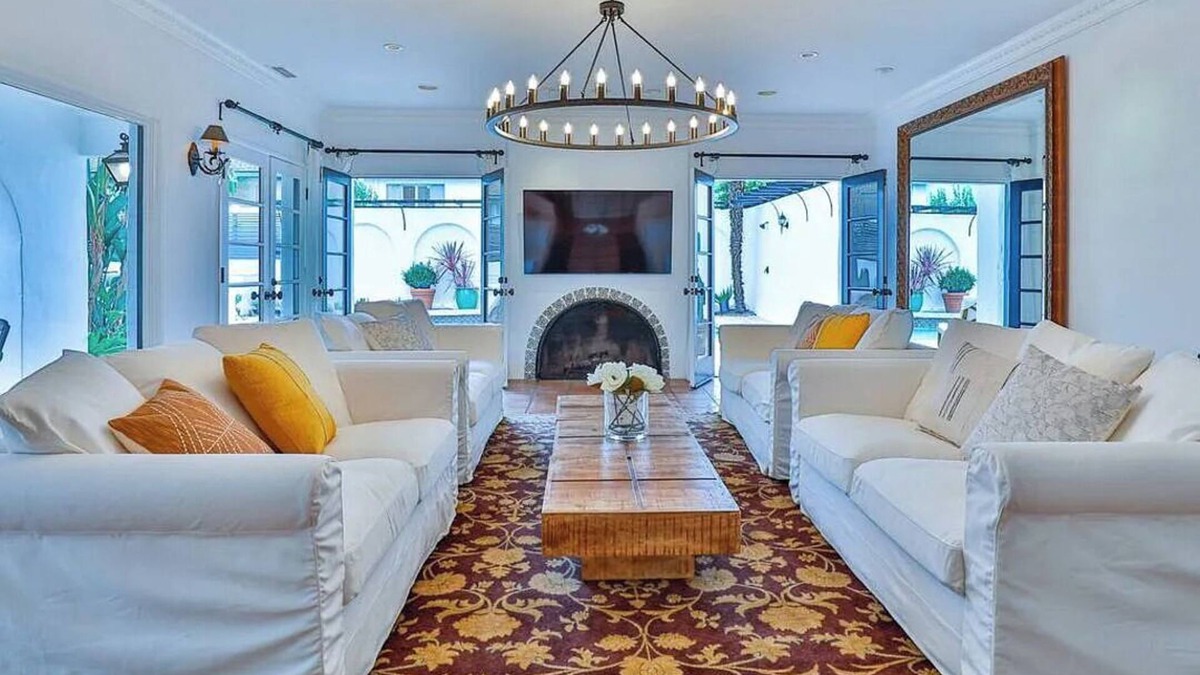 Sherman Oaks Villa | 3-bedroom villa in marvelous Los Angeles with 300 People Event Space.