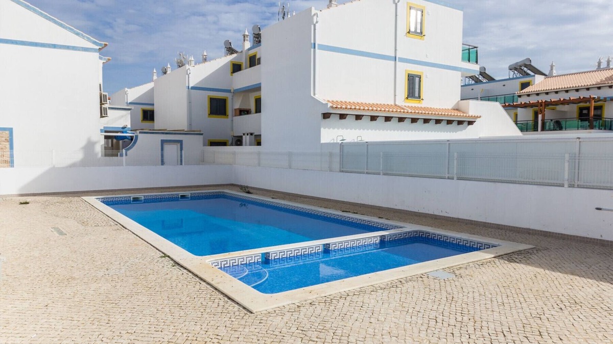 Manta Rota Ski Chalet | 3 bedroom villa with communal pool and WIFI by AlgarveManta (22V3)