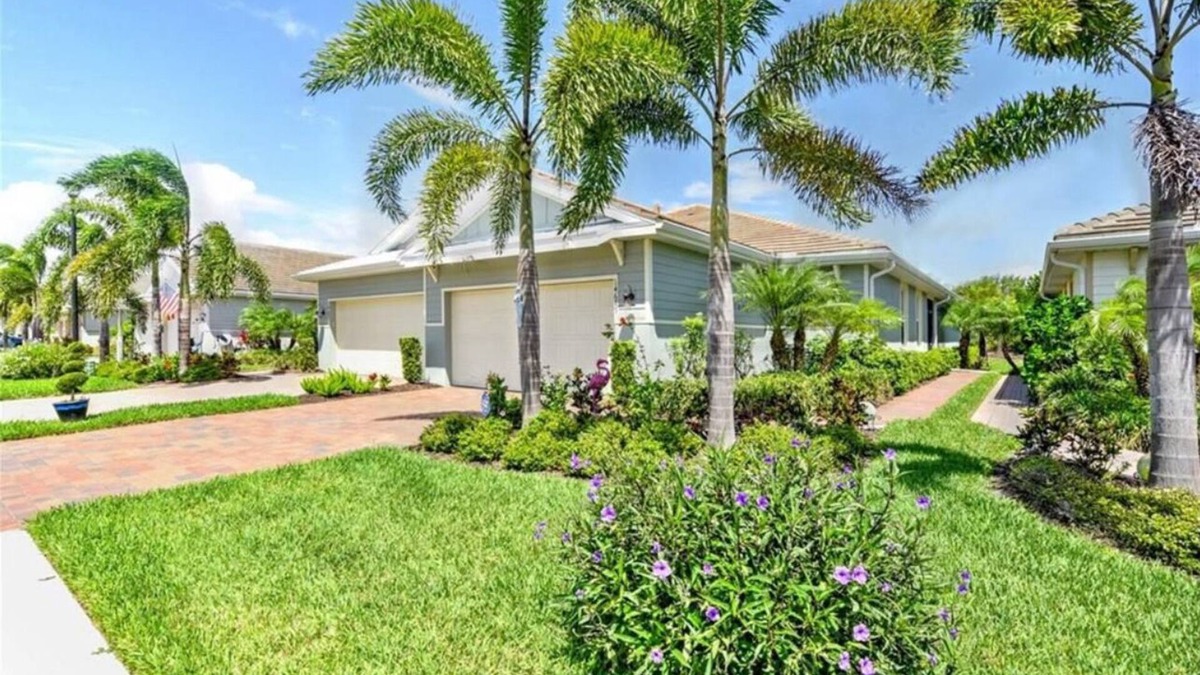 Naples Villa | 3-Bedroom Villa with Private Pool in Superb Naples Reserve Gated Community