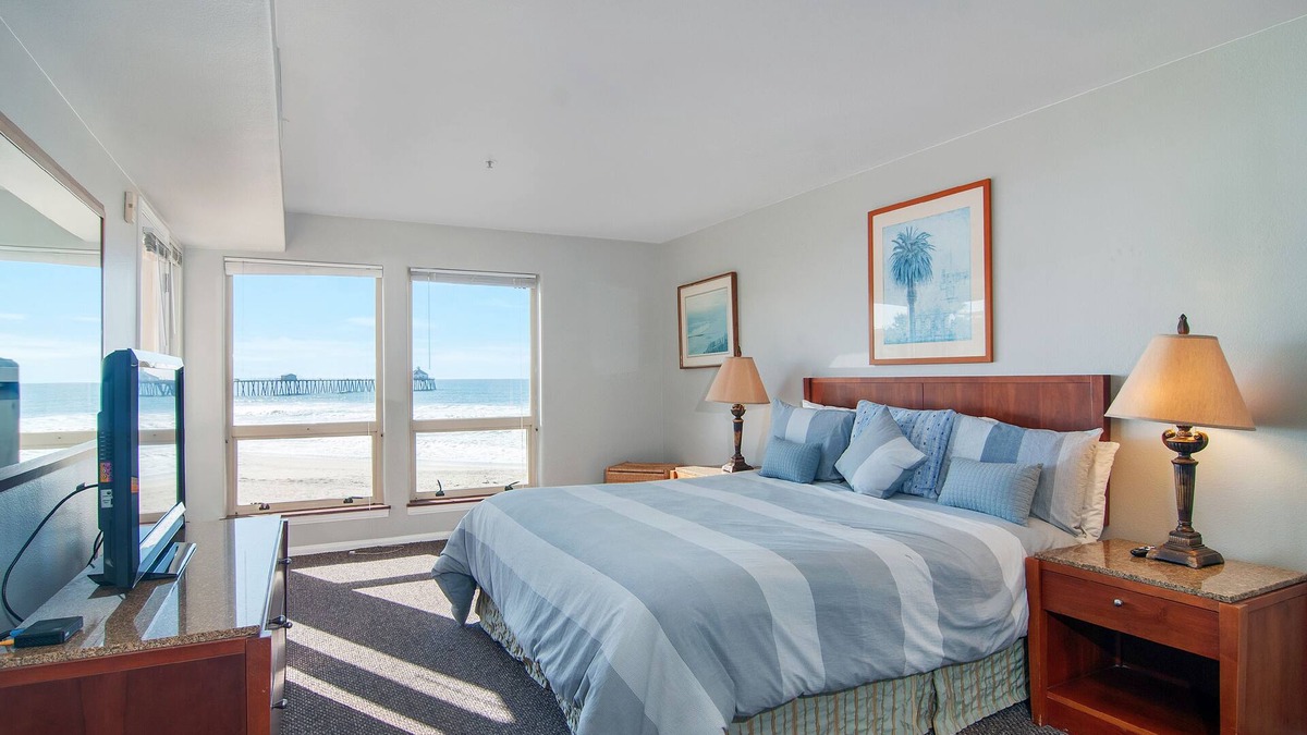 Imperial Beach Apartment | 3 Bedroom With Incredible View Of The Ocean And Pier
