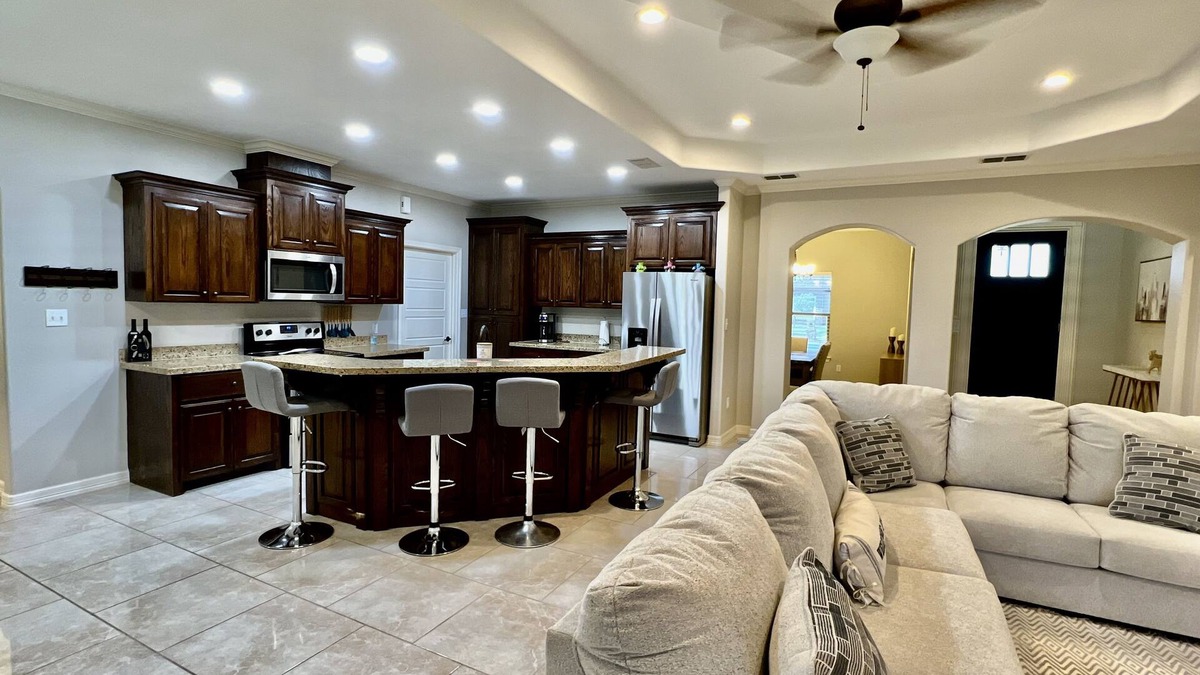 Brownsville House | 3 bedrooms, 2 baths, open concept kitchen and living