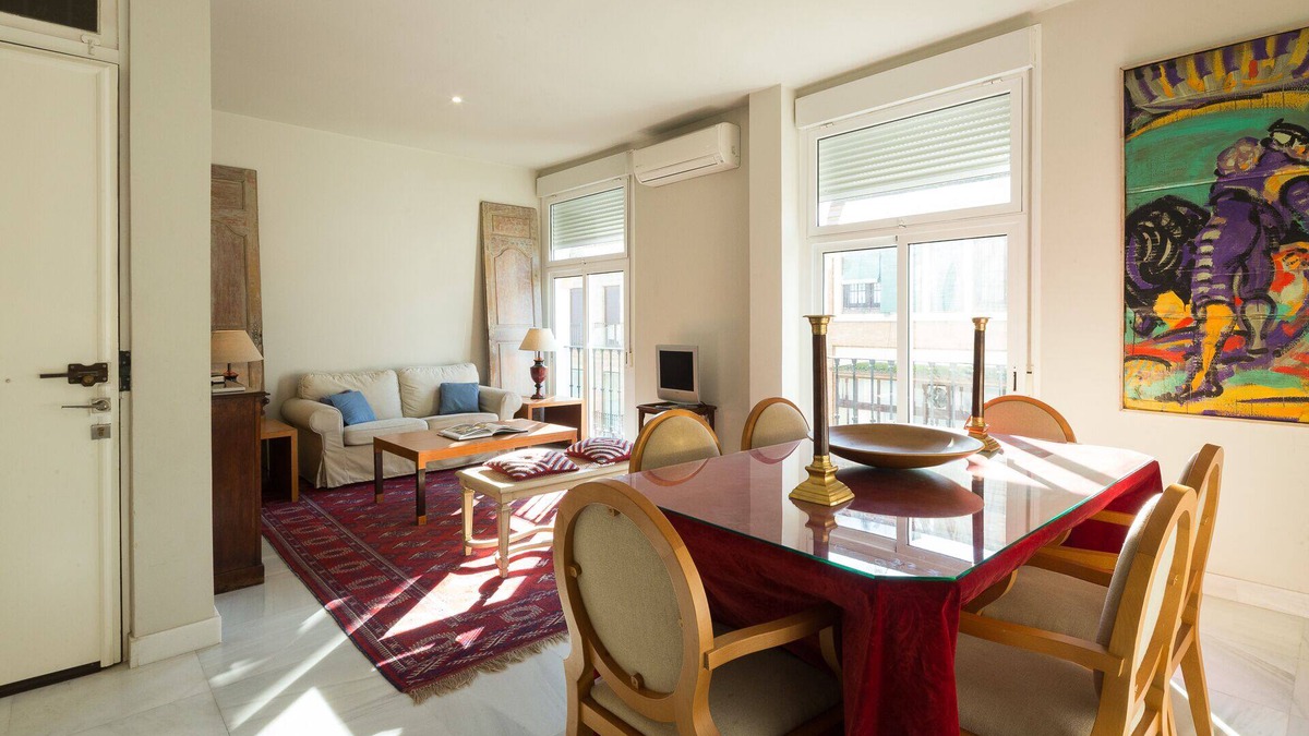 Santa Cruz Apartment | 3 bedrooms, 3 bathrooms, Cathedral area