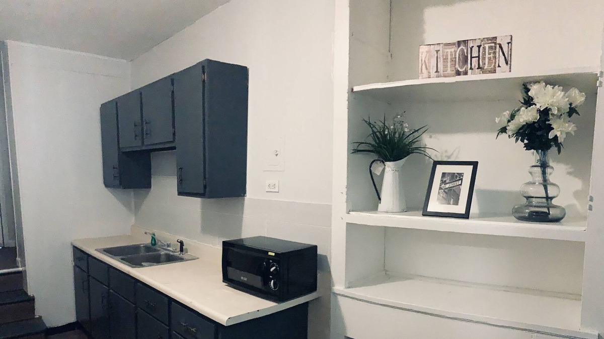 Ferguson Apartment | 3 Bedrooms, 3 Beds, 1 Bath- View of Downtown Ferguson