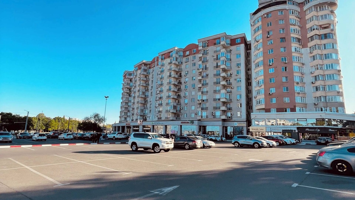 Chisinau Apartment | 3-bedrooms modern downtown apartment