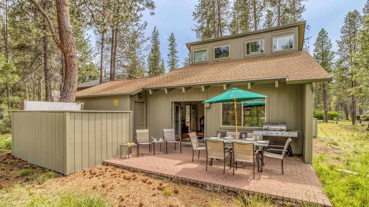 Tennis Village House | 3 Bedrooms plus Loft, SHARC Passes and Hot Tub! 2 Fawn Lane