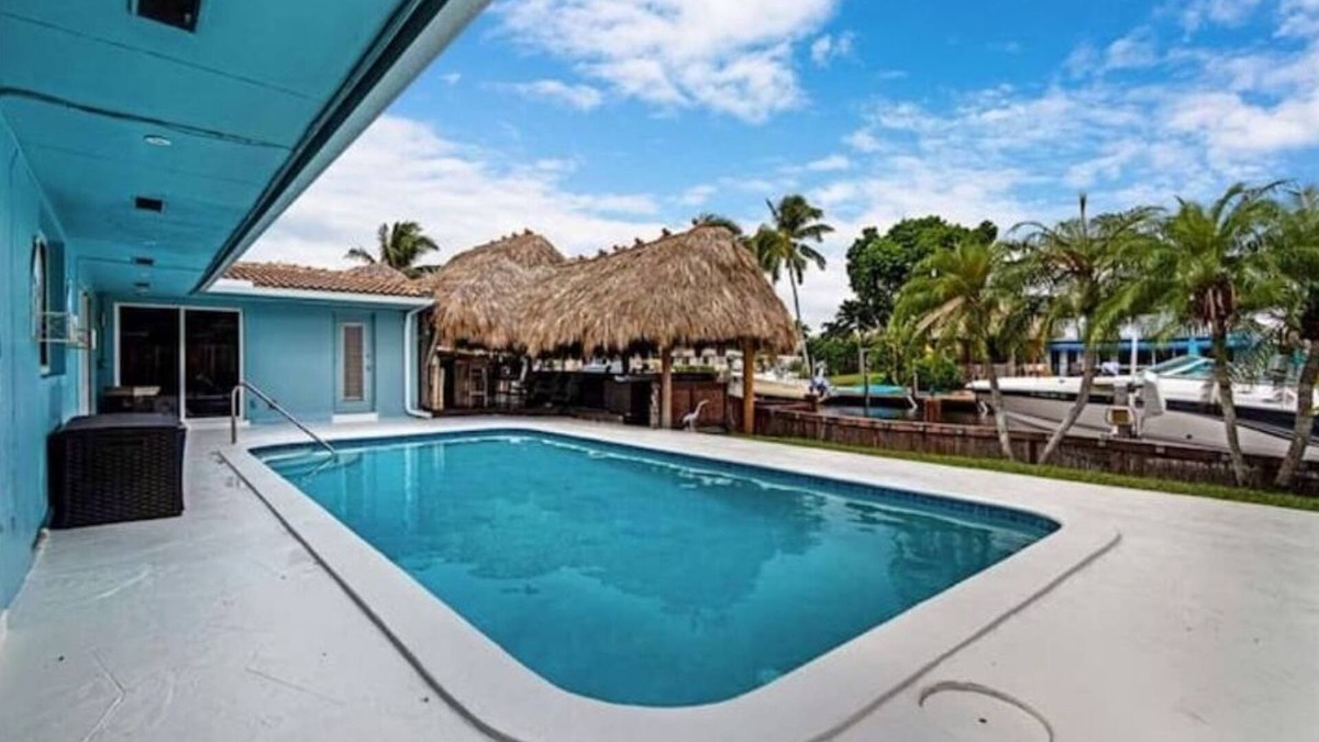 Coral Ridge Isles House | 3 bedrooms pool & tiki
