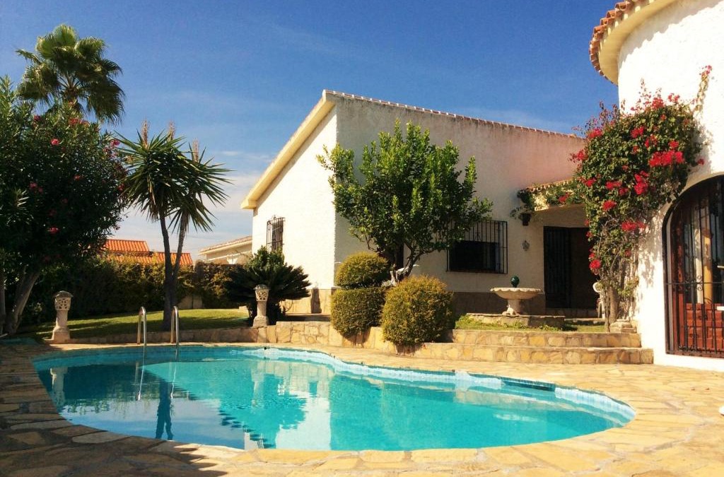 Benajarafe Villa | 3 bedrooms villa at Benajarafe 300 m away from the beach with sea view private pool and enclosed garden