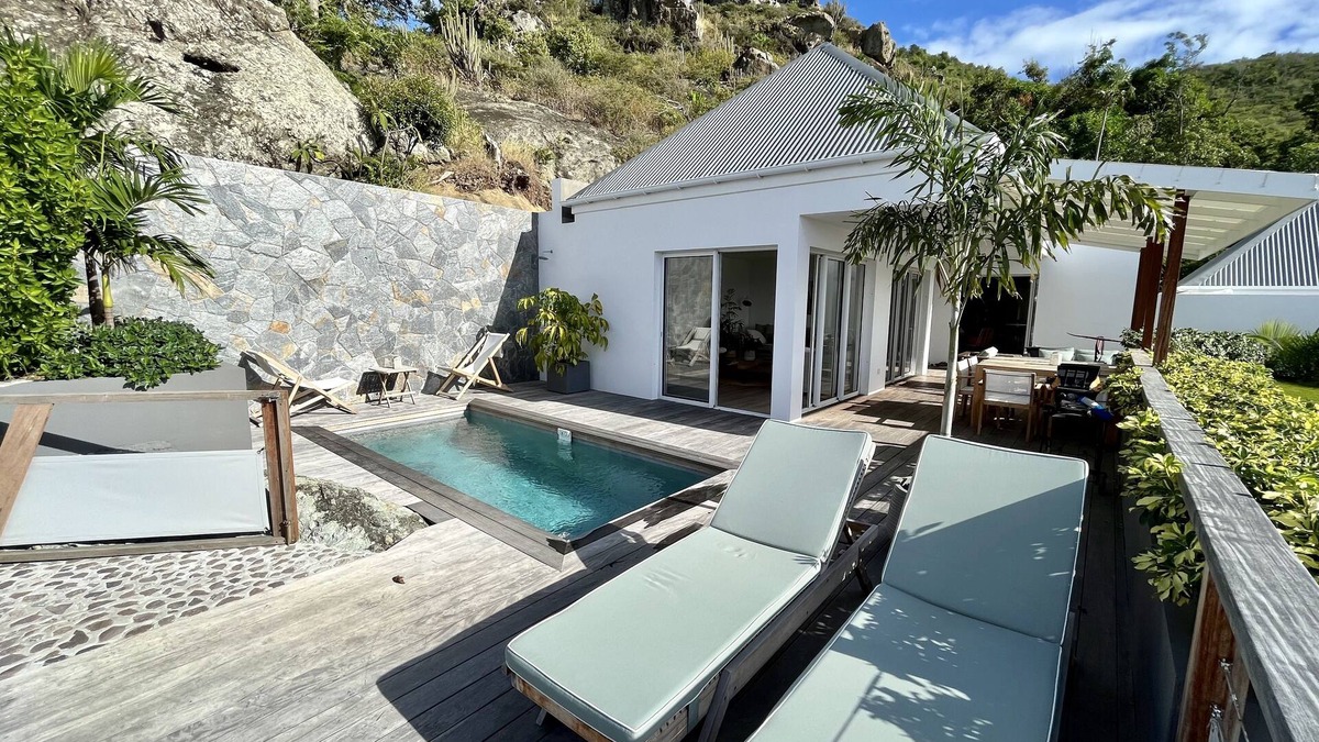 Gustavia Industrial Zone Villa | 3 bedrooms with 2 masters - Heated Private Pool - SEA VIEW- DIRECT OWNER