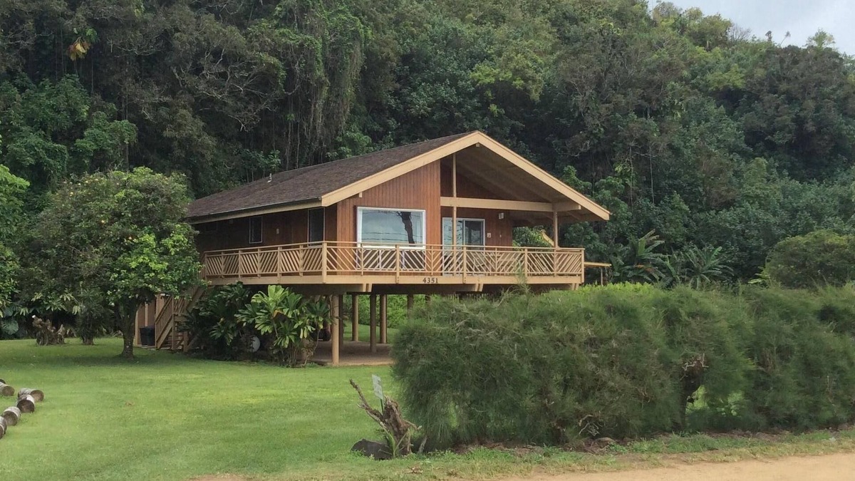 Kilauea House | 3 BR 2.5 Bath Home on Incredible Anini Beach