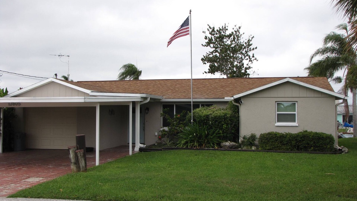 Hudson Beach Estates House | 3 BR 2 Bath Salt Air Retreat on Deep Water Canal Minutes to the Gulf