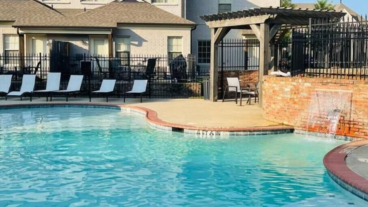 Oxford Condo | 3 BR/3.5 BA CONDO, SLEEPS 8, 5 min from campus, 8 from square