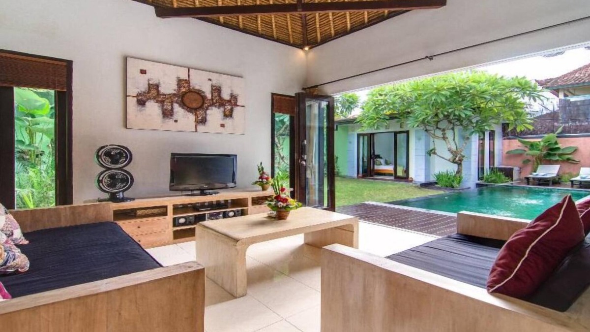 Dyanapura Villa | 3 BR Central Seminyak, Private Pool