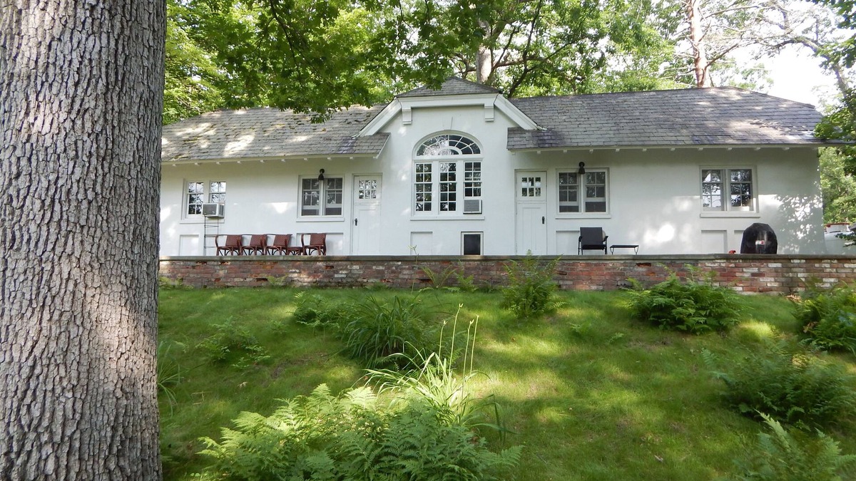 Town of Clermont Cottage | 3 Br Cottage on Historic Hudson Valley Estate - Near Bard College