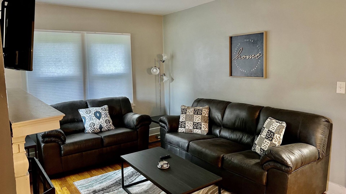 Kent House | 3 BR Home in Kent!