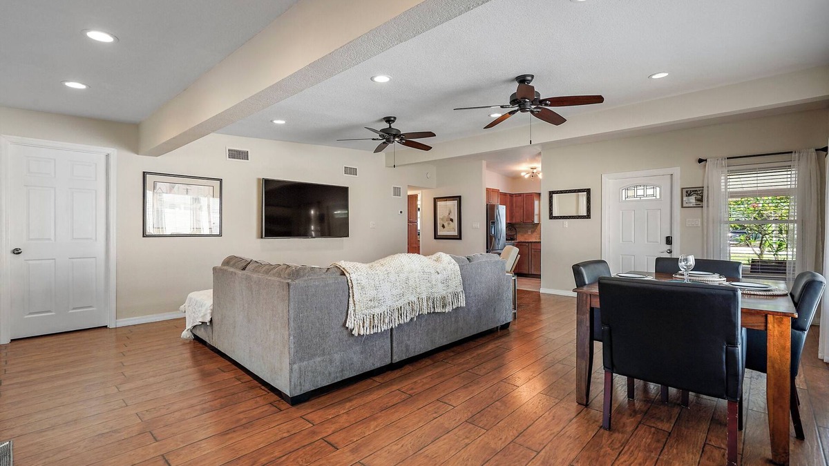 South Pinellas Community Council House | 3 BR Retreat in St. Pete's - Close to beaches!