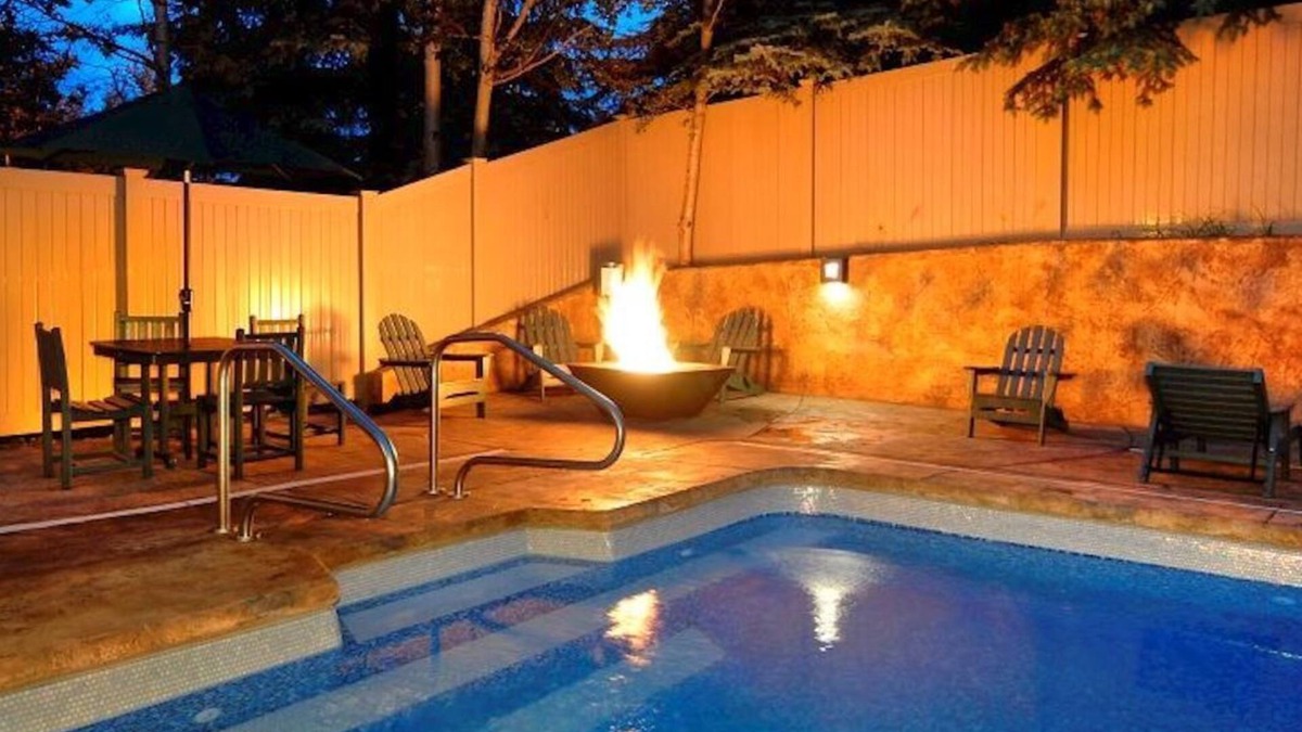 Avon Cabin | 3 BR suite located less than 1 mile from Beaver Creek with free shuttle service!