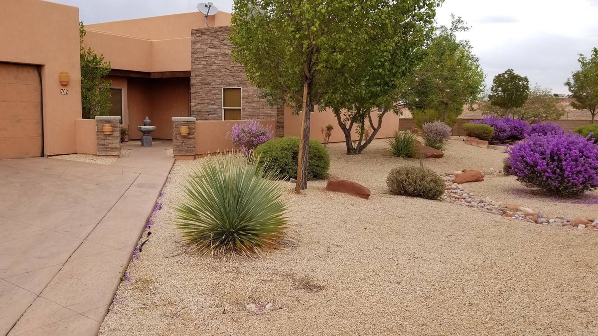 Page Villa | 3 BR Vista Vacation - Lake Powell View with Garage