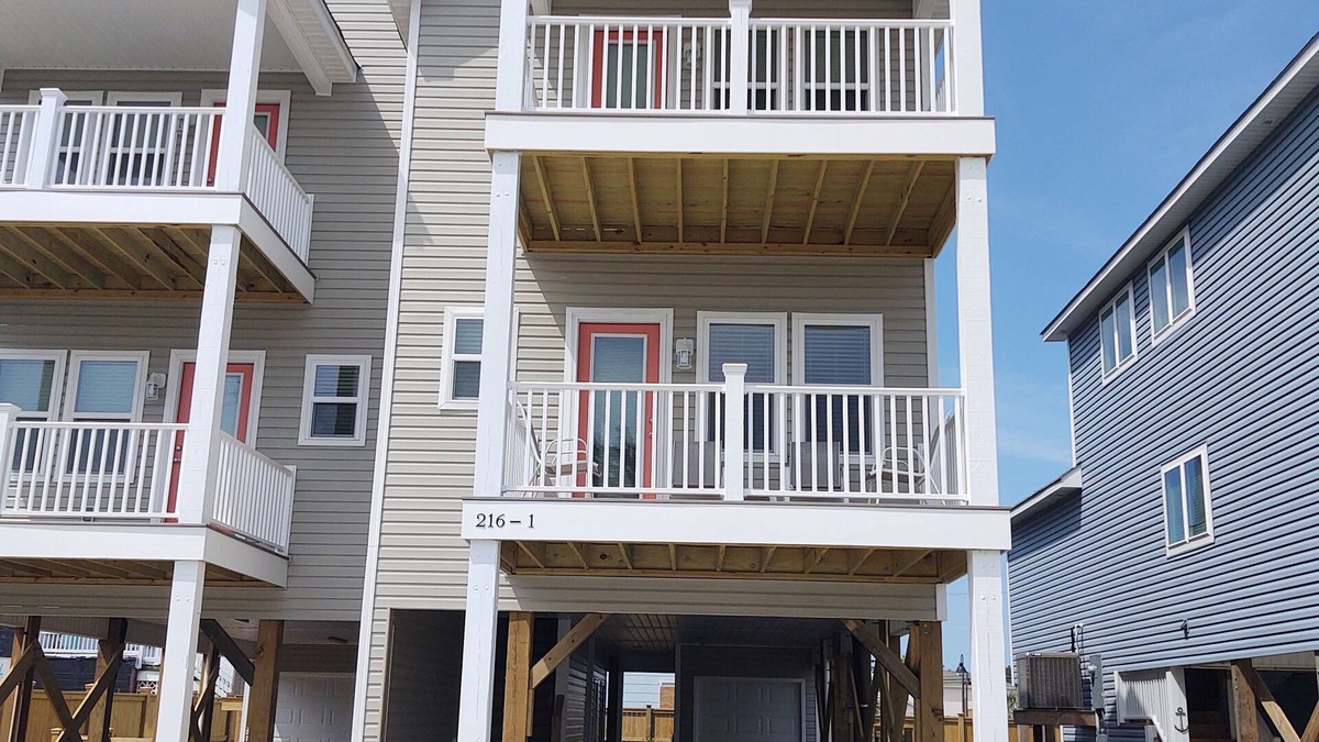 North Carolina Coast House | 3 BRs; ensuite baths; Close to Beach, Boardwalk; ready for Fun in the Sun