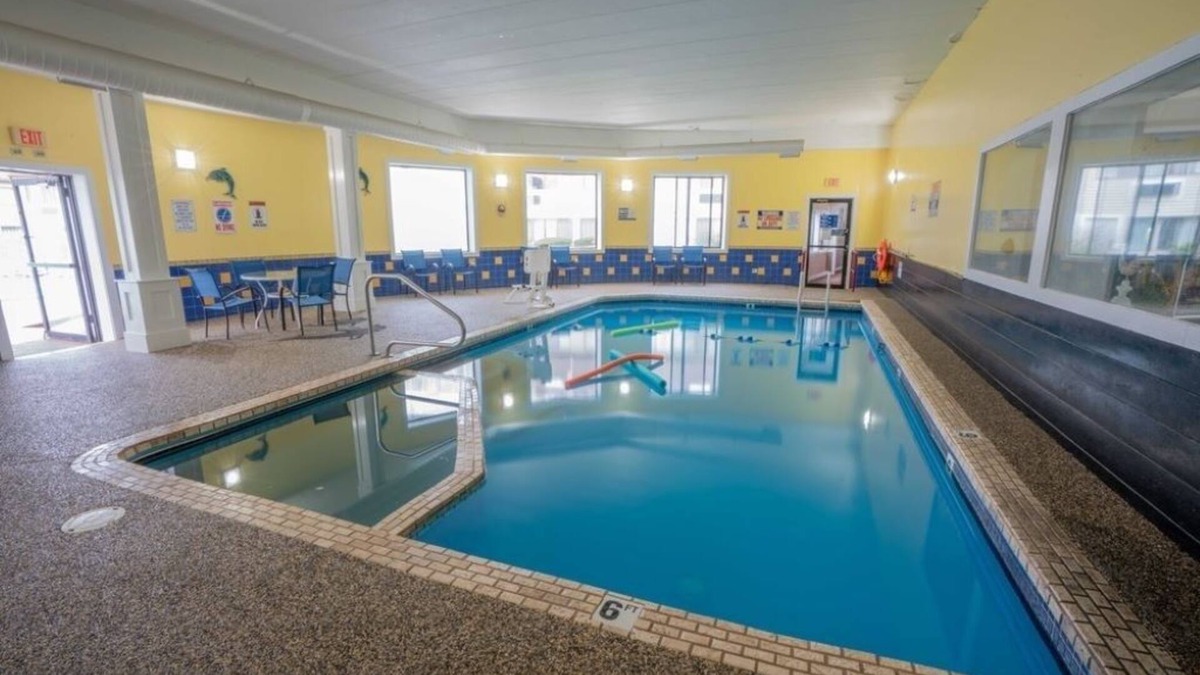 Teaticket Hotel | 3 Budget-Friendly Rooms with Heated Indoor & Outdoor Pool + Free Breakfast