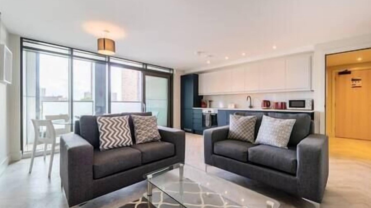 Coombe Hill Apartment | 3 Buttermere House - 2 bedroom apartment
