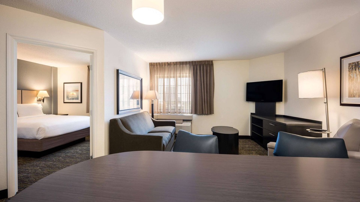 Irvine House | 3 Convenient Units! Fully Equipped Kitchen, Pets Allowed, Onsite Parking!