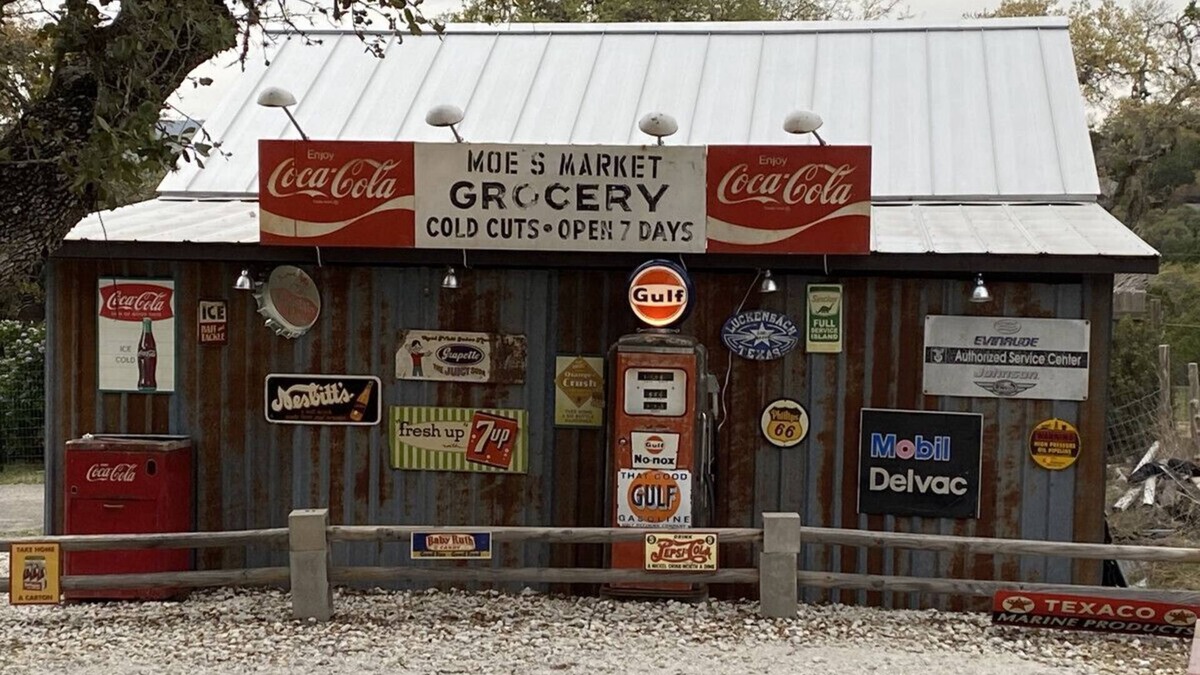 Canyon Lake Cottage | 3+ Day Discount Pet Friendly Pool Table BBQ