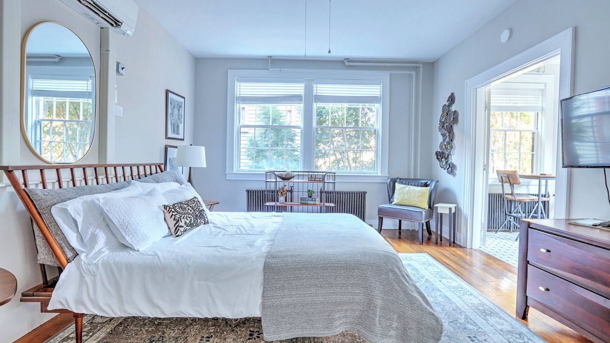 Frankfort Apartment | #3 Distiller's Guest House