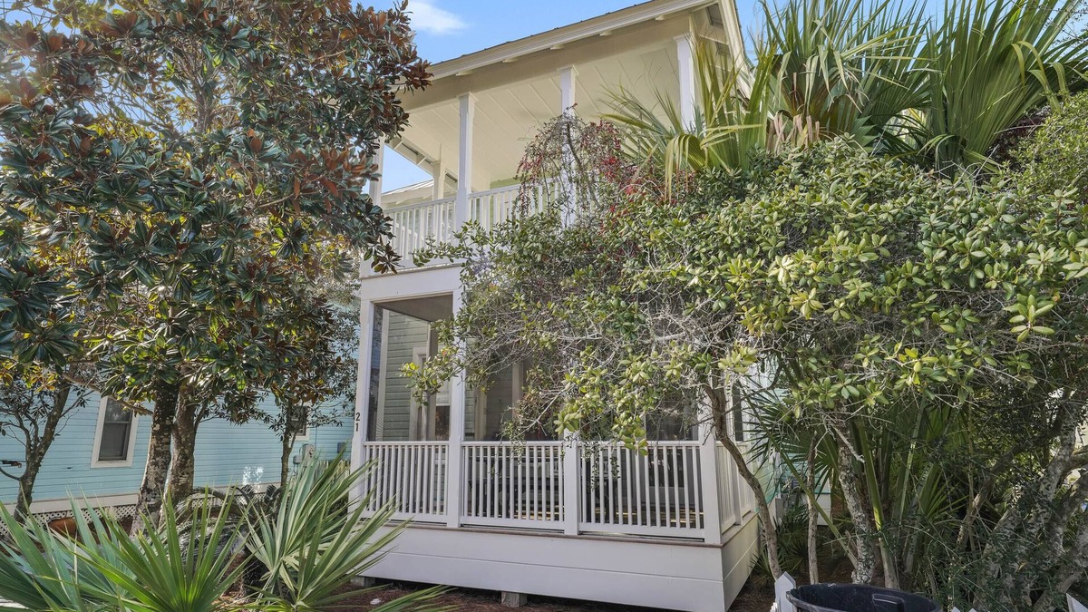Seaside House | 3 Houses to Beach, Pet Friendly - Seaside, FL! + 2 Adult Bikes!