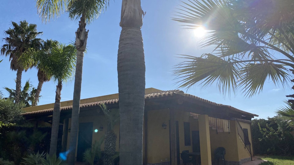 Marsala House | 3 large (2 covered) terraces, well-kept Mediterranean garden, sea views
