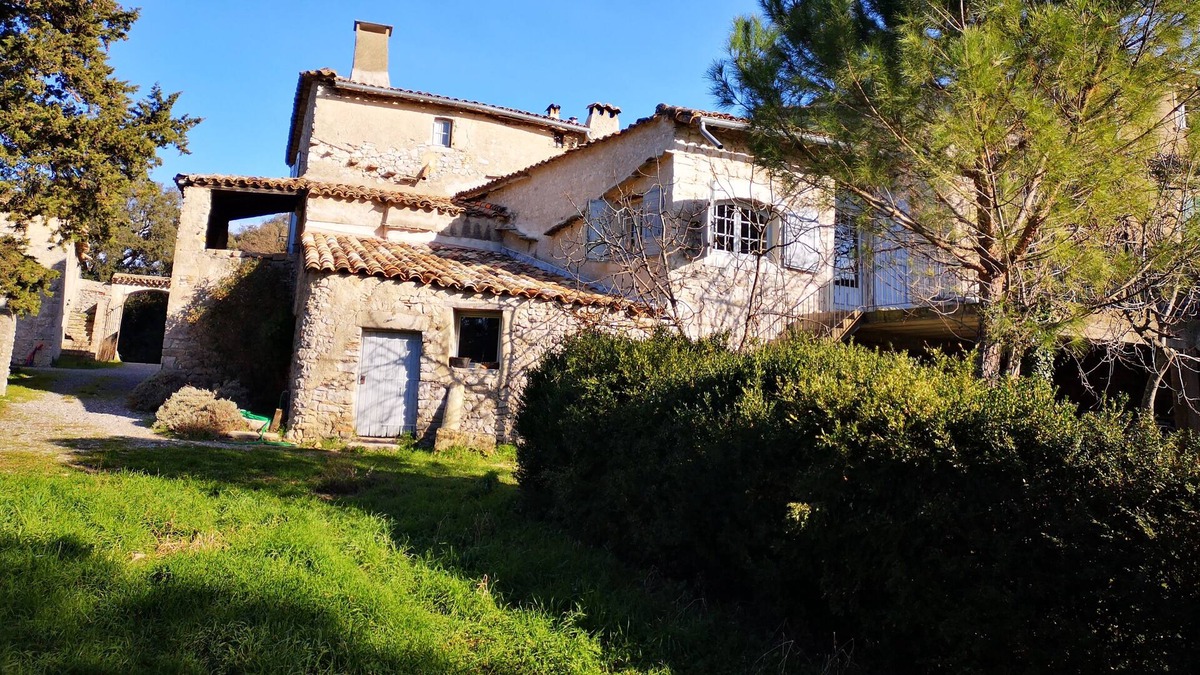 Conqueyrac House | 3 Merlettes: large family farmhouse, stone and nature - 13 people