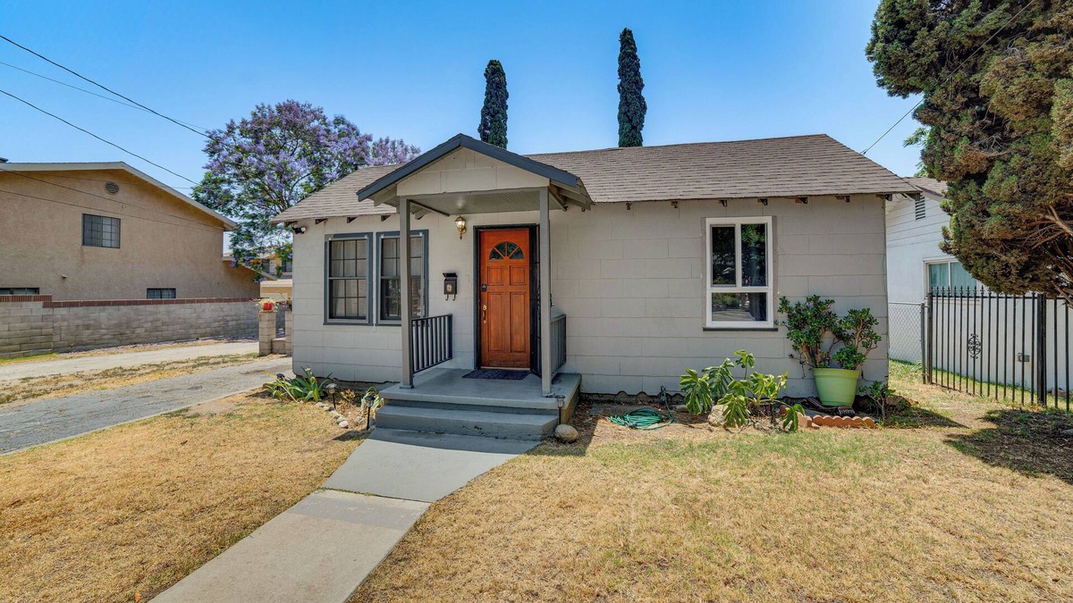 Ontario House | 3 Mi to Airport: Pet-Friendly Home in Ontario Home